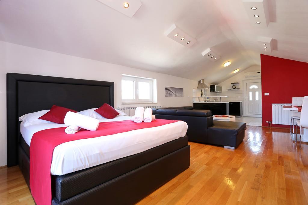 Apartments Maruna Self Check-In Zadar Room photo