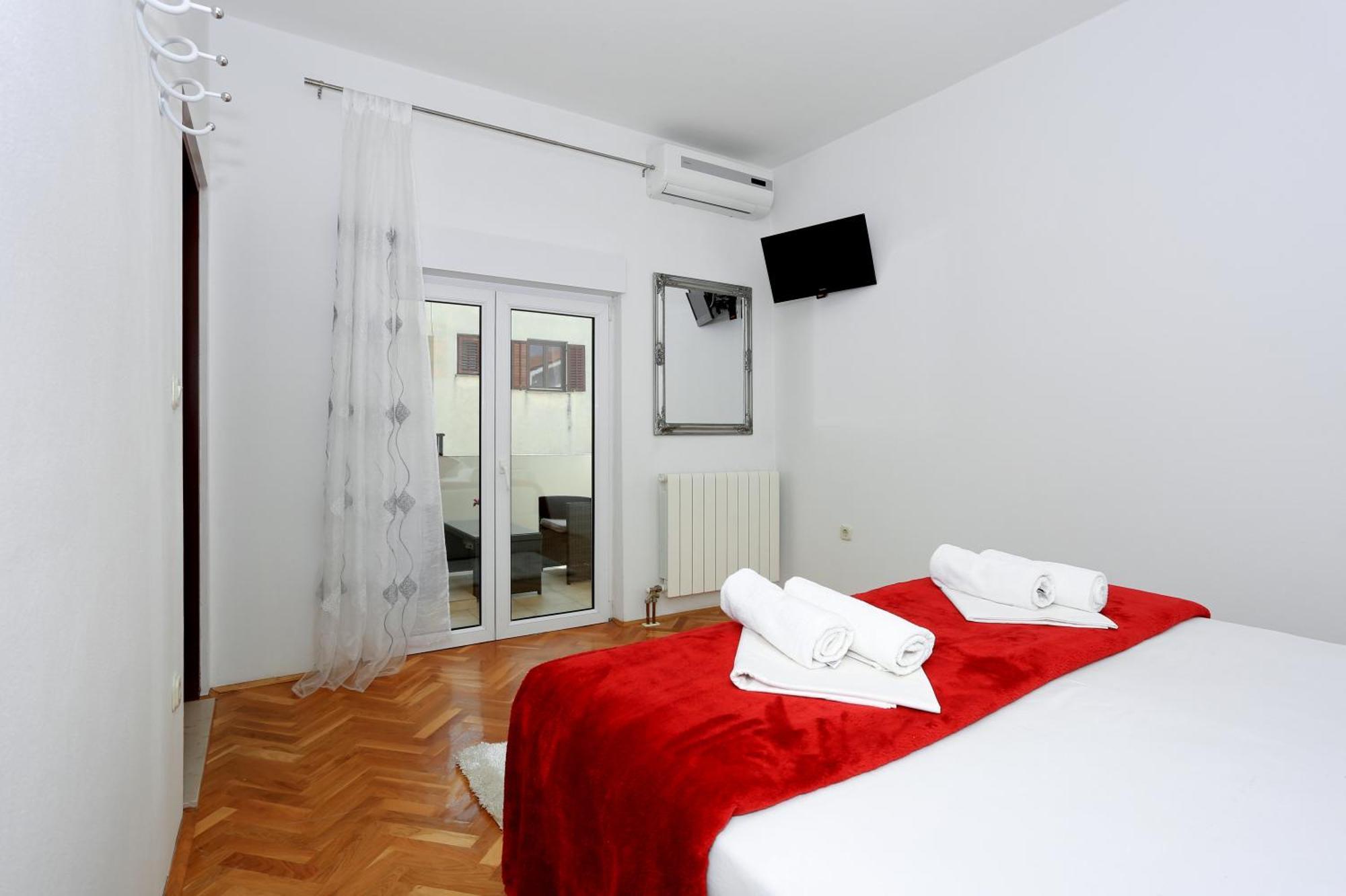 Apartments Maruna Self Check-In Zadar Room photo