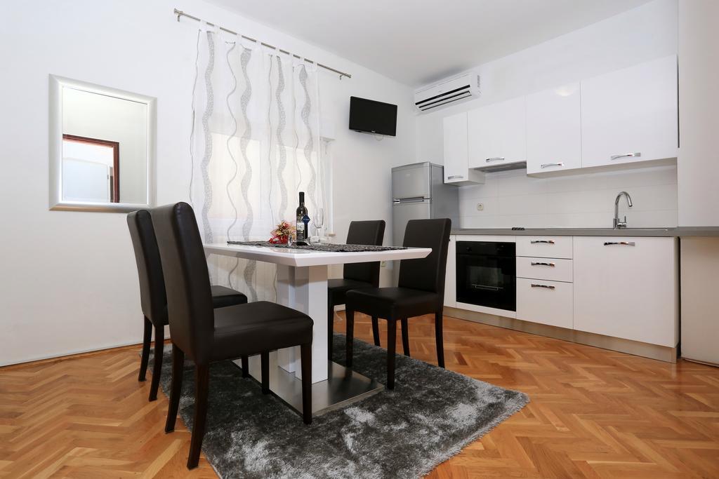 Apartments Maruna Self Check-In Zadar Exterior photo